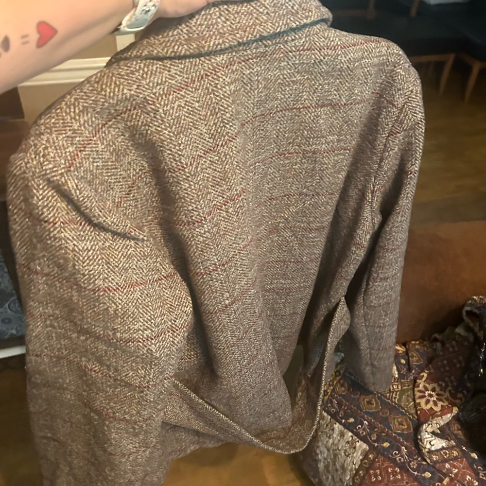 Coat - Picture 2 of 3